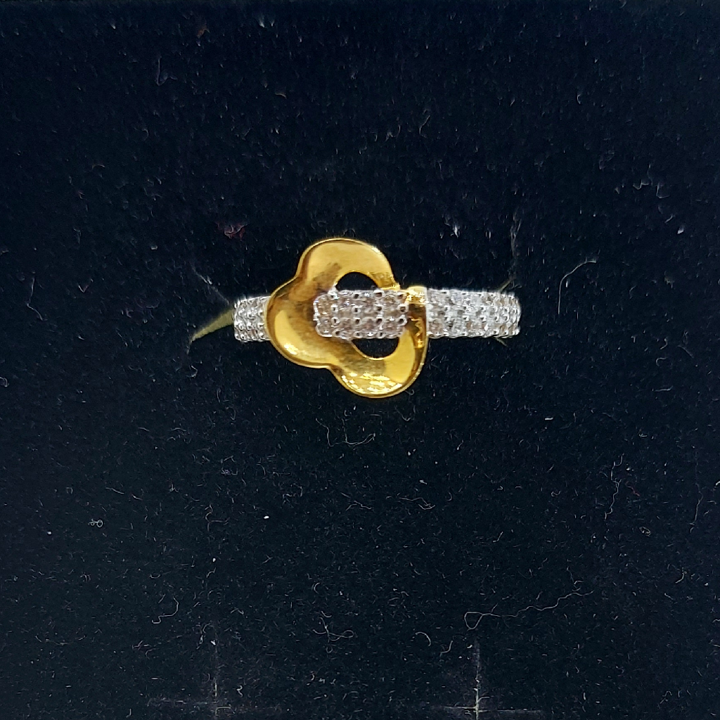 916 Gold CZ Designer Ring For Women