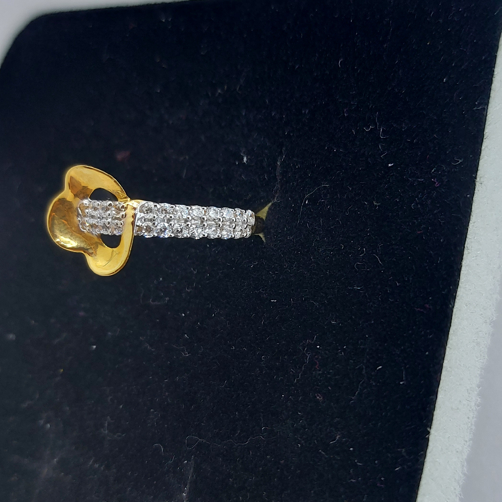 916 Gold CZ Designer Ring For Women